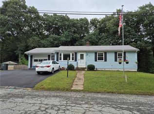 86 Marshall Cir, Coventry, RI 02816