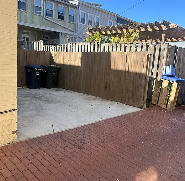 10 Channing St NE — Photo 17