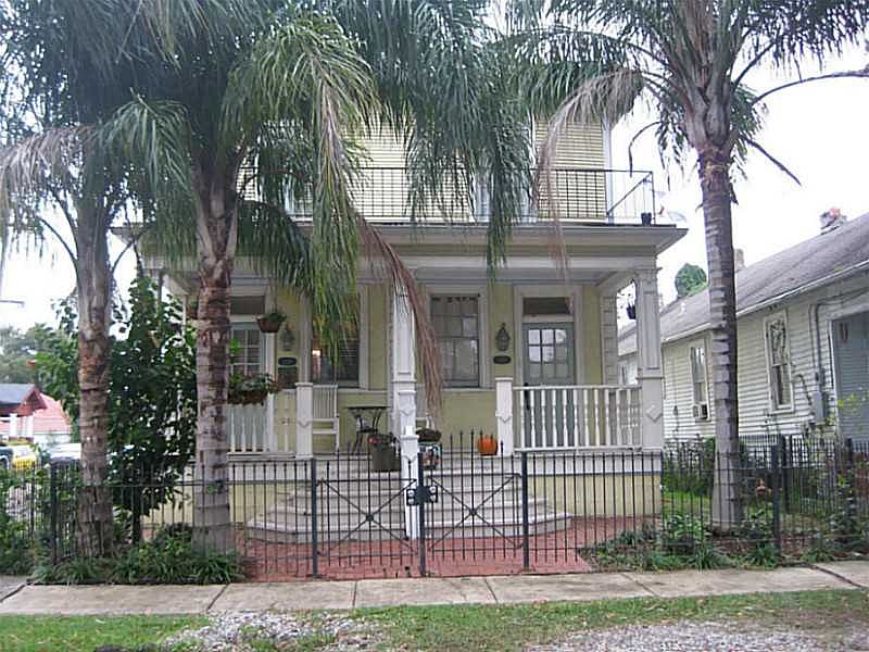 1st image of 2039 Robert St