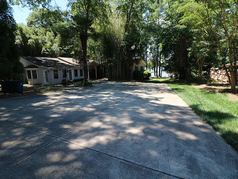 4589 Giles Ave — Photo 11