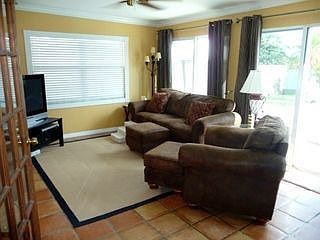 4th image of 4614 Dolphin Dr