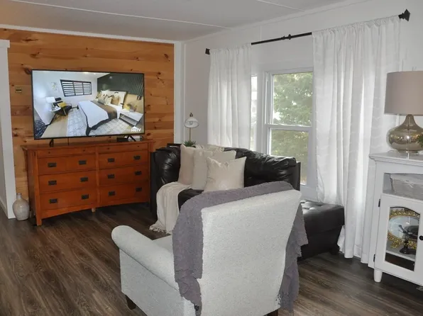 12 Joesph St, Onset, MA 02558