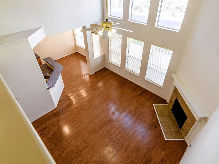2918 Five Oaks Dr — Photo 25