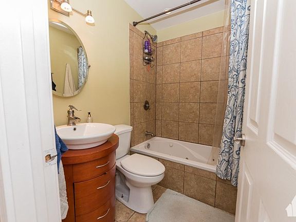 5th image of 435 W Oakdale Ave #3S