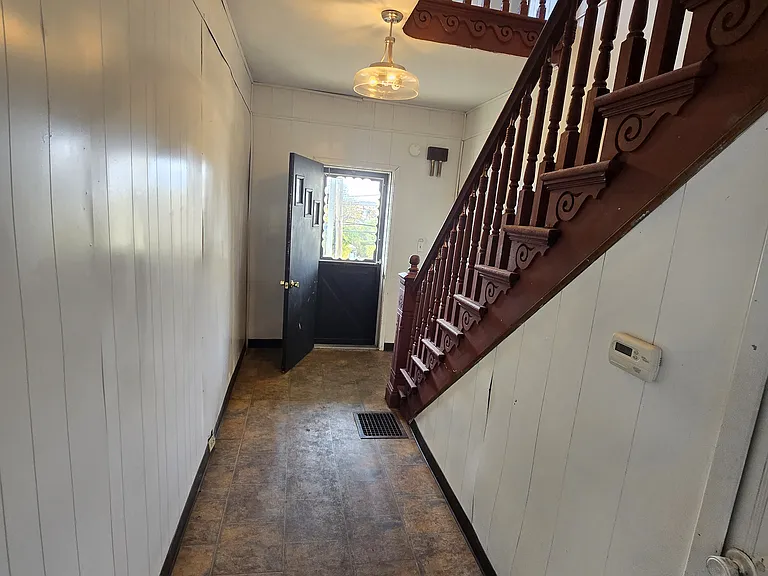272 Locust Ave — Photo 6