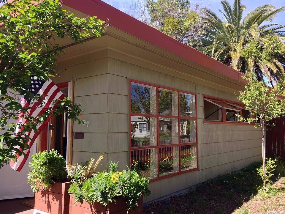 1st image of 4290 54th St