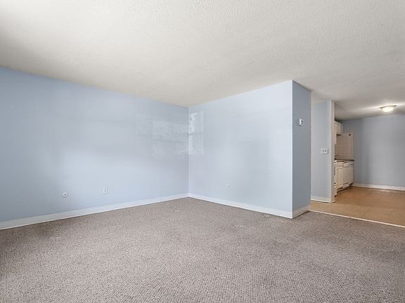 2nd image of 71 Oxford Ave APT A