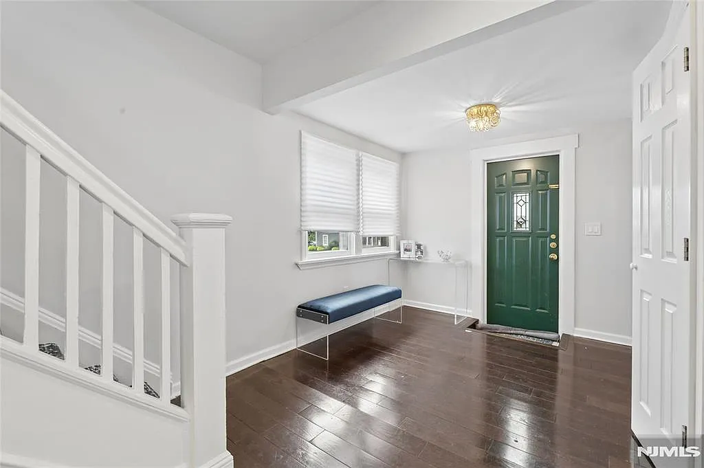 3 bed, 2.5 bath, $5,200 — Photo 3