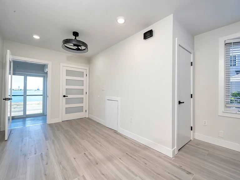 103 Dorchester St #1 — Photo 8