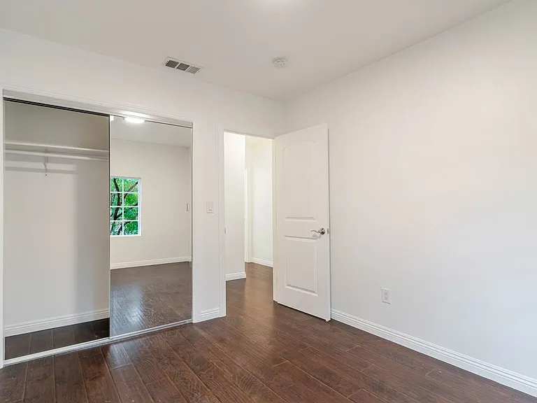 5630 Craner Ave — Photo 11