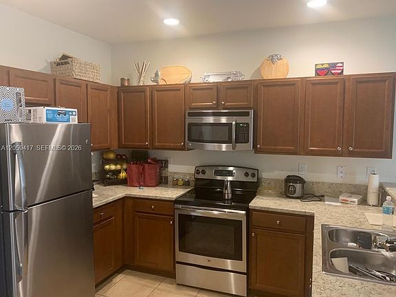 5th image of 15050 SW 116th St