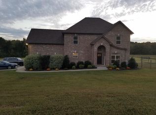 909 Holloway Rd, Lebanon, TN 37090