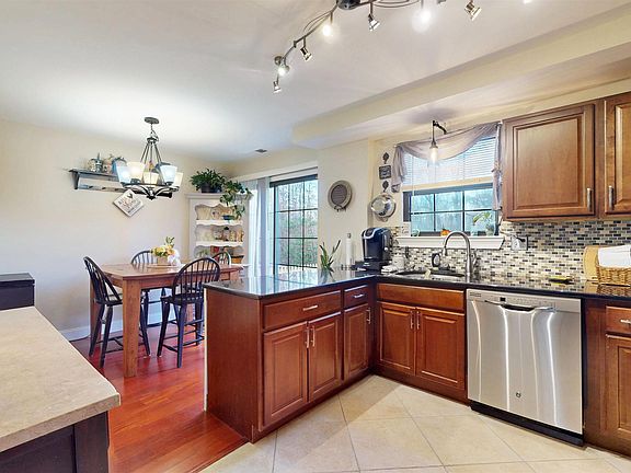 5th image of 4928 Winterbury Dr #4928