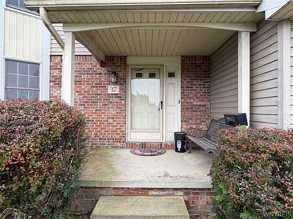 4th image of 37 Running Brook Dr