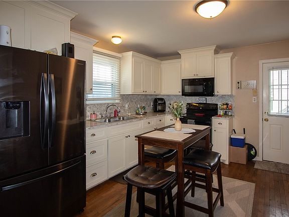 2nd image of 5338 Nelson Ln