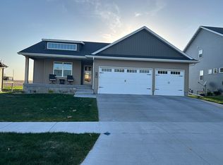 3108 Falcon View Ct SW, Cedar Rapids, IA 52404