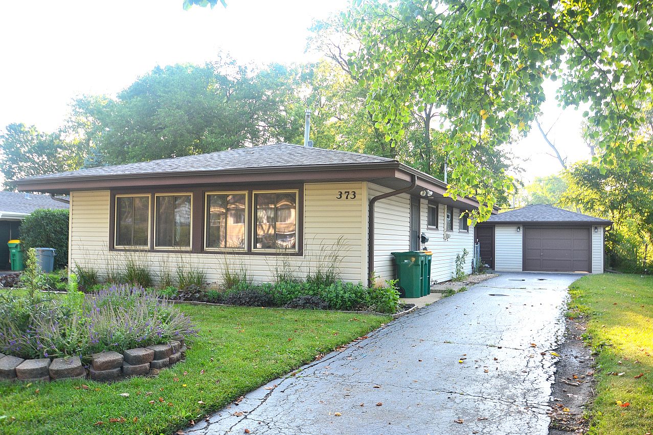 373 Nancy Ln, Wheeling, IL 60090 | Zillow