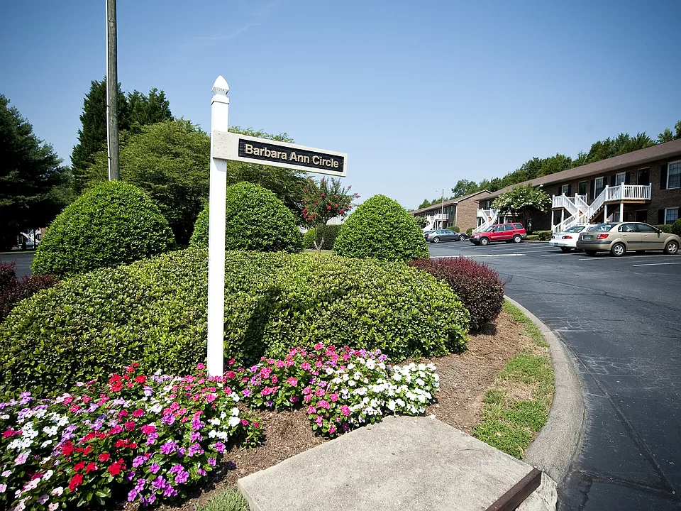 Foxcreek Apartments