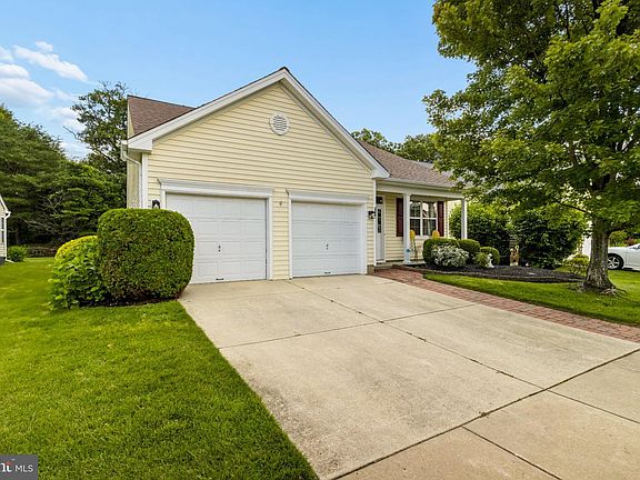 2nd image of 226 Night Hawk Cir