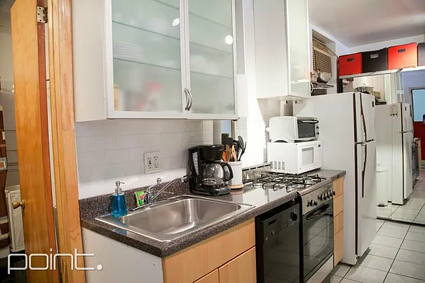 Rented by Point NYC | media 27