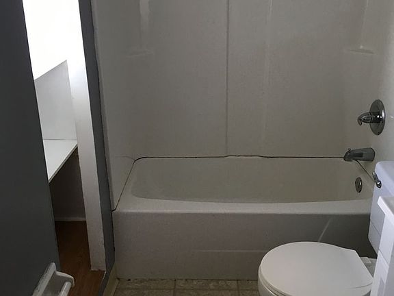 4th image of 327 Meyran Ave APT 3