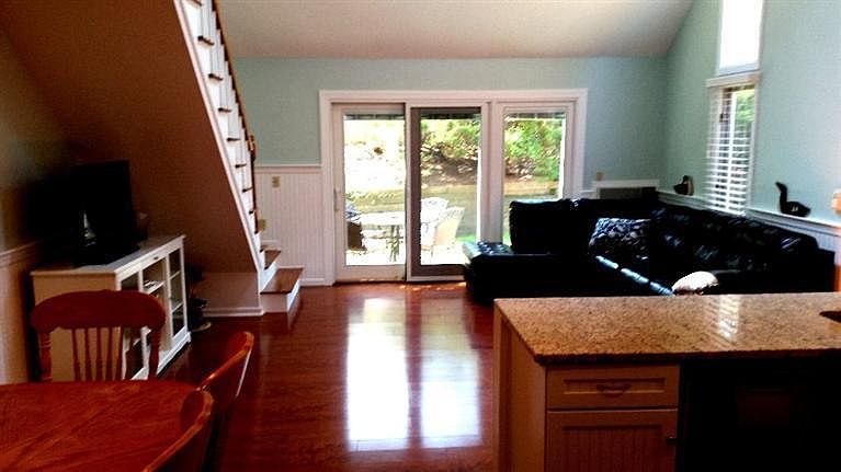 1st image of 11 Billington Lane #11