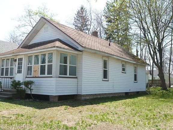 2nd image of 2043 Cutler Ave