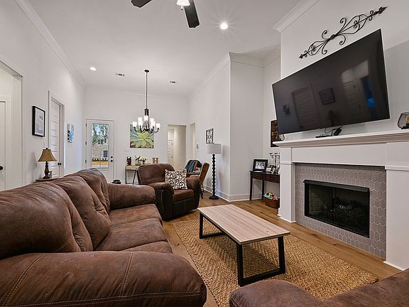 5th image of 9534 S Creek Dr