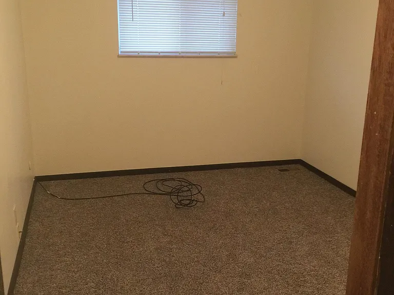 715 Patty Dr — Photo 4