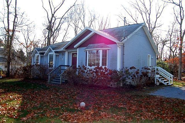 1st image of 166 Fort Pond Blvd