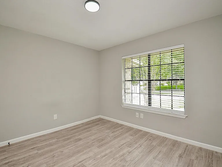 22018 Grand Forks Dr — Photo 23
