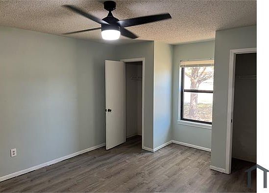 3rd image of 2620 Hidden Valley Dr