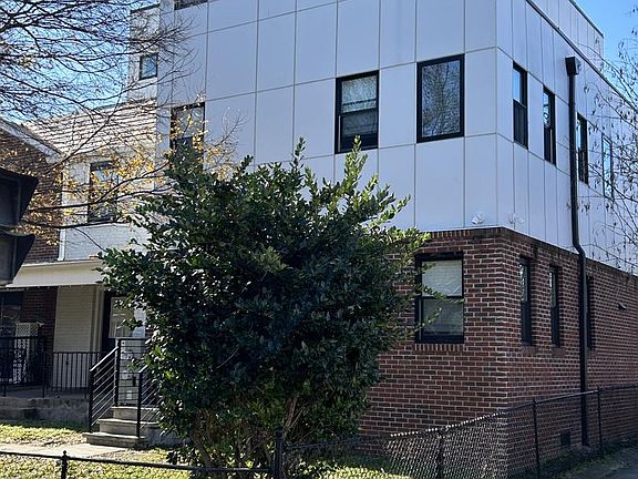 2nd image of 438 19th St NE