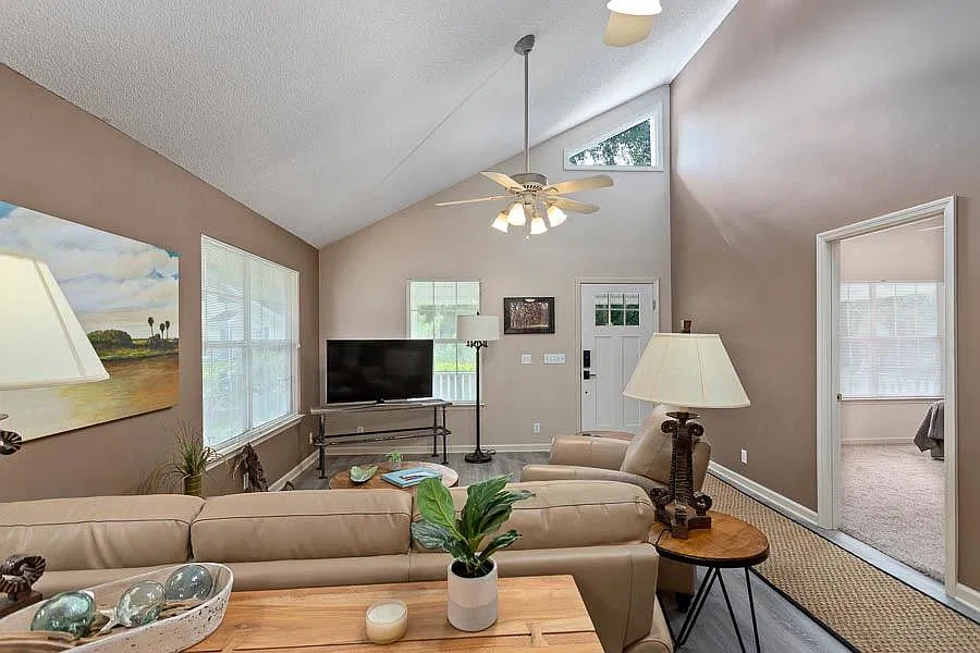 662 Wilson Cir — Photo 3