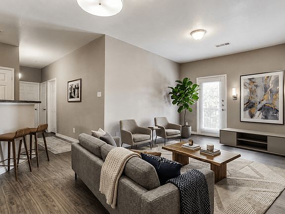 5th image of 6303 Shady Oaks Manor Dr #134