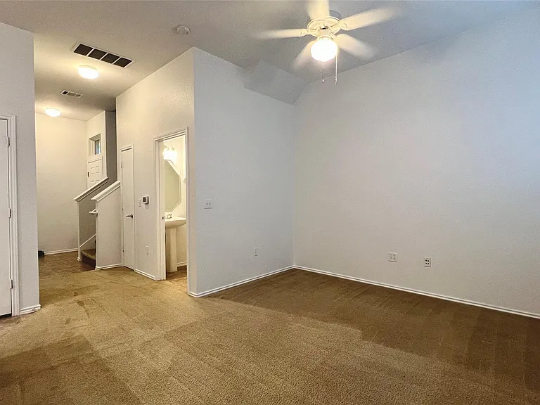 4112 Mattie St — Photo 5