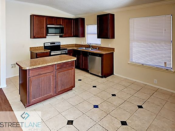 3rd image of 220 Edmundson Ct