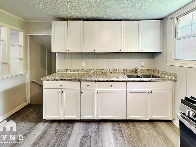 2380 Brackett Rd SW — Photo 6