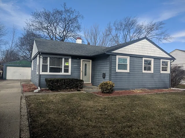 2407 Jay Ln photo 1