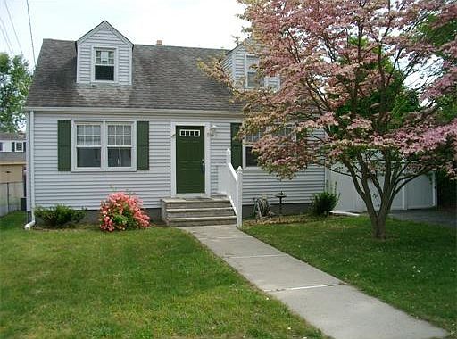 1st image of 9 Dorothy St