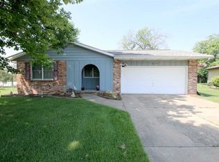 1934 Brentwood Dr, Washington, IL 61571
