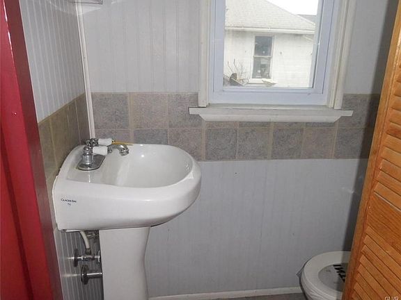 5th image of 1843 Lincoln Ave
