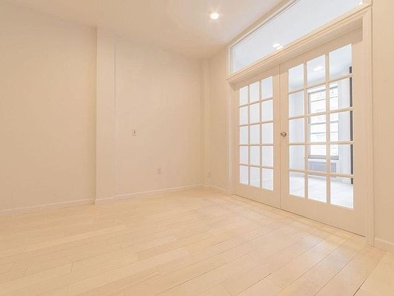2nd image of 116 Saint Marks Pl #8