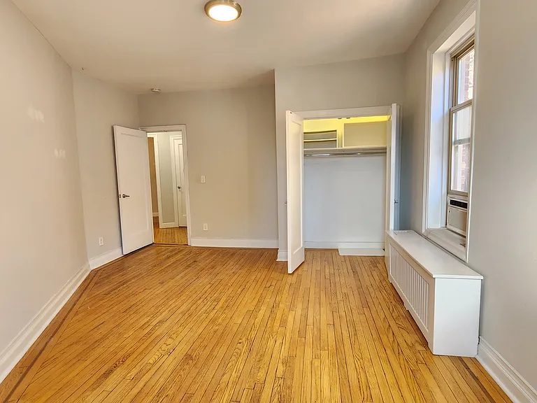 3900 Greystone Ave #32F — Photo 8