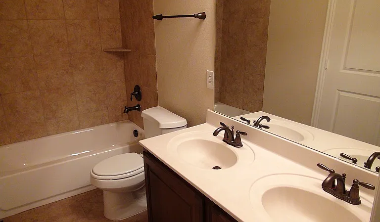 2701 Westpoint Dr — Photo 15
