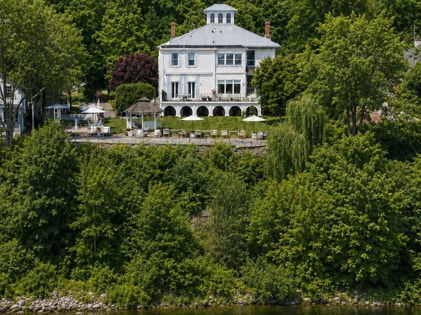 346 Picton Main St, Prince Edward County, ON K0K 2T0