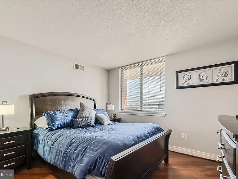 414 Water St #2302 — Photo 11