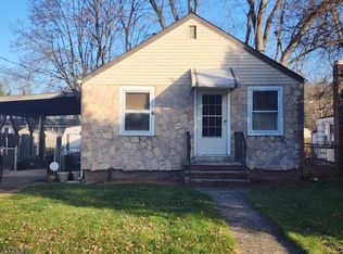 24 Roseland Ave, Haskell, NJ 07420