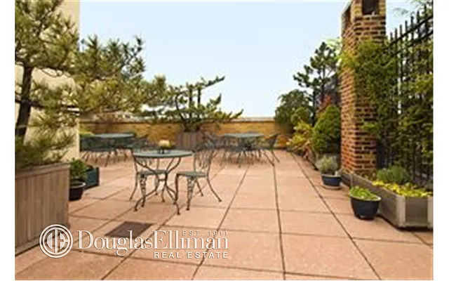 Sold by Douglas Elliman | media 15