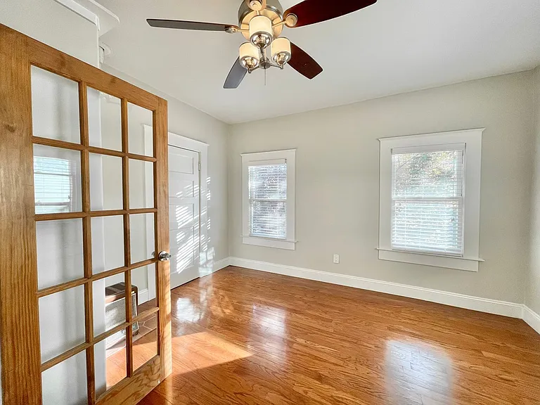 2401 P Street — Photo 14